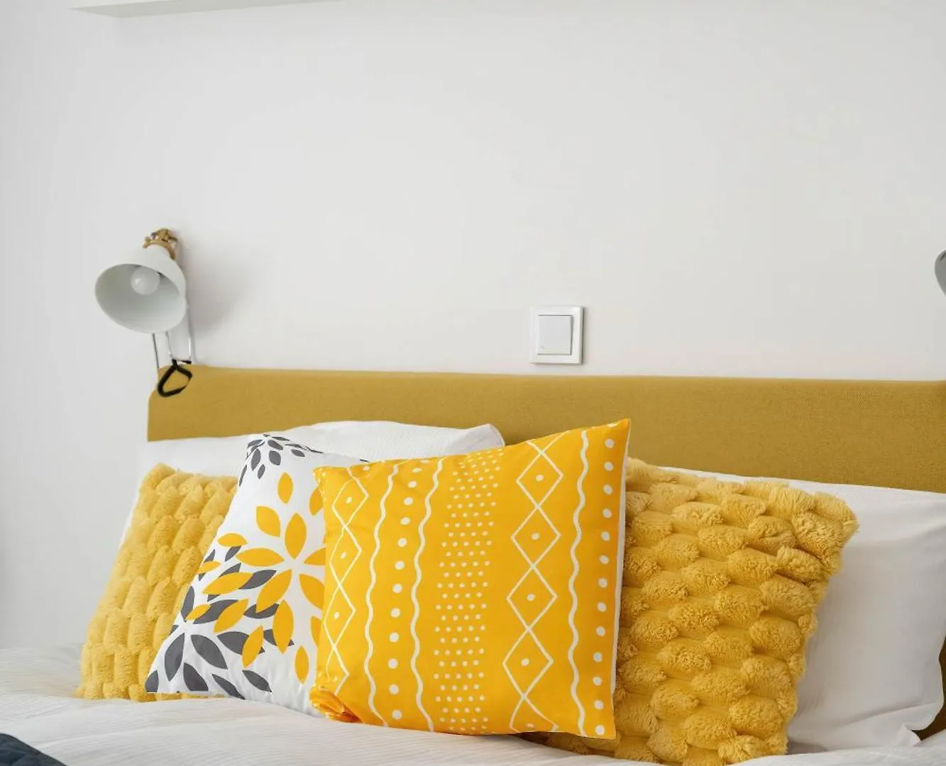 Wyjatkowy Apartament Z Parkingiem By Noclegi Renters Wrocław Polska
