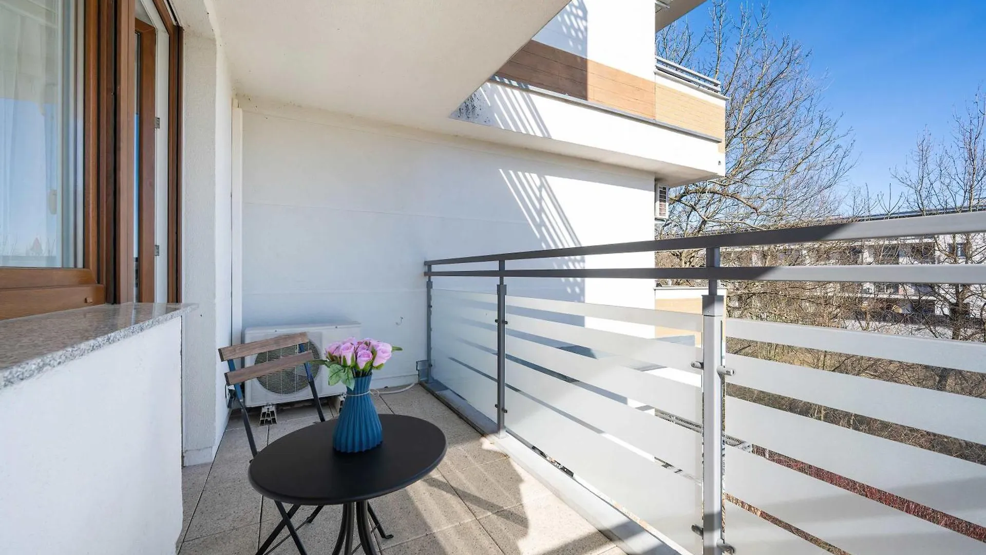Wyjatkowy Apartament Z Parkingiem By Noclegi Renters Wrocław 0*,  Polska