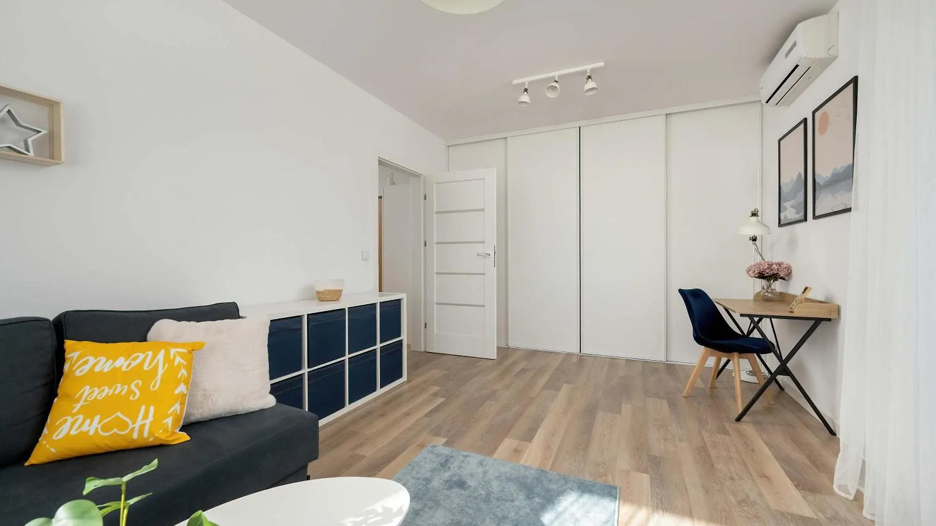 Wyjatkowy Apartament Z Parkingiem By Noclegi Renters Wrocław