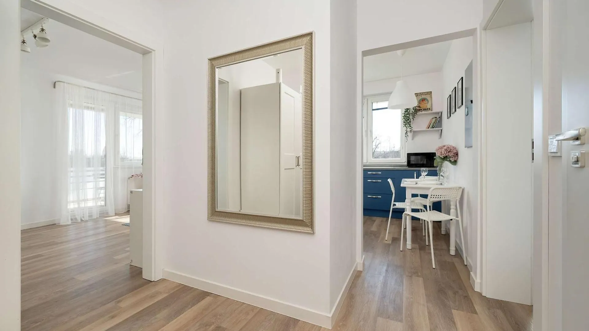Wyjatkowy Apartament Z Parkingiem By Noclegi Renters Wrocław