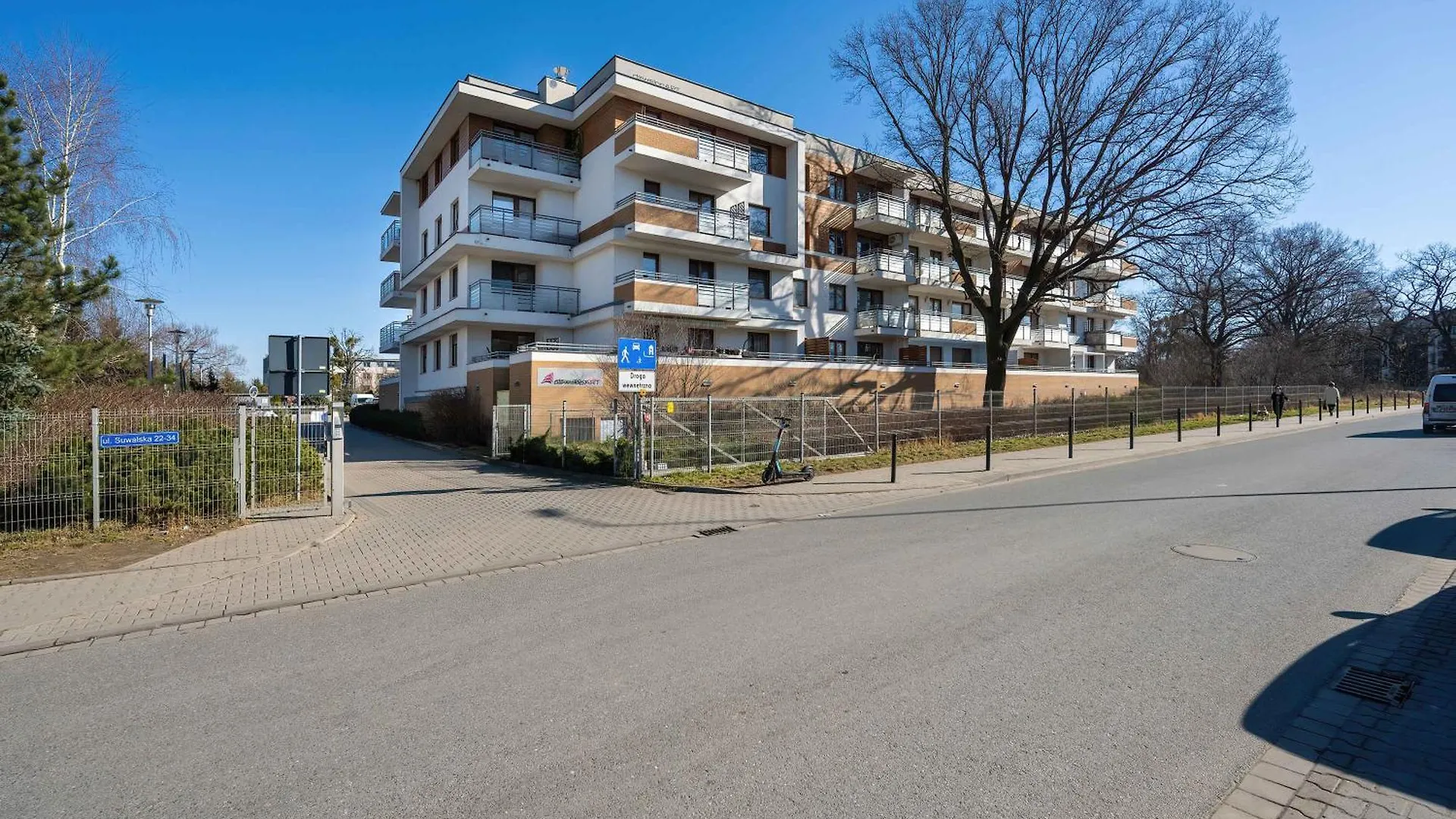 Wyjatkowy Apartament Z Parkingiem By Noclegi Renters Wrocław